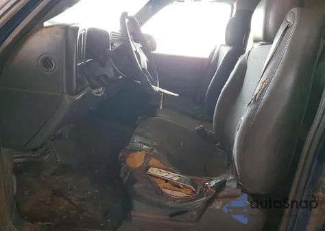 2003 Chevrolet Silverado C1500 z USA, uszkodzony, nr VIN 2GCEC19X131371812